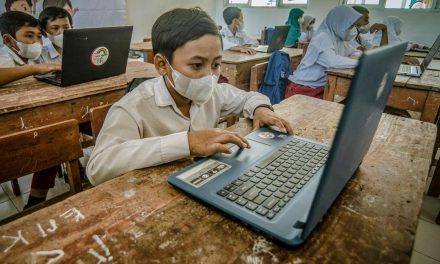 Merefleksi Diri pada Sistem Pendidikan Digital kita yang akan melahirkan Generasi mendatang