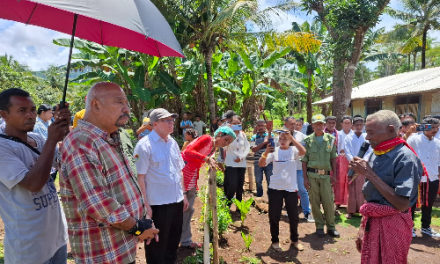 Sosialisasi Empat Pilar Kebangsaan di Desa Puor Lembata, Melchias Markus Mekeng Disambut Secara Adat