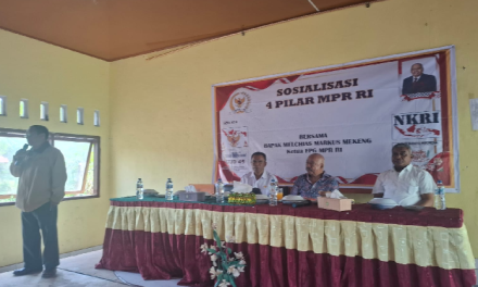 Kepala Sekolah SMAN 2 Maumere Apresiasi Konsistensi Melchias Markus Mekeng dalam Mensosialiasi Empat Pilar Kebangsaan Indonesia