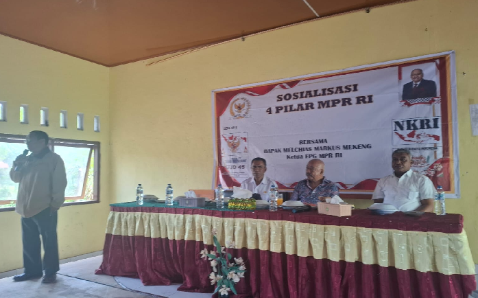 Kepala Sekolah SMAN 2 Maumere Apresiasi Konsistensi Melchias Markus Mekeng dalam Mensosialiasi Empat Pilar Kebangsaan Indonesia