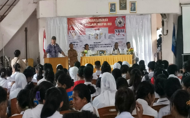 Sosialisasi dI Sekolah Katolik dan Kejuruan, Mekeng: Bhineka Tunggal Ika Hidup di Kelas